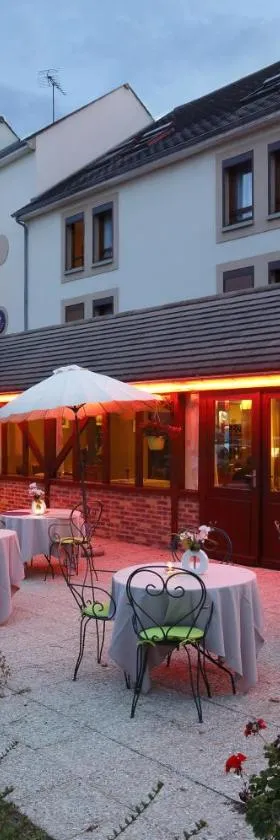 IKAR - Fasthotel Blois，位于布鲁瓦的酒店