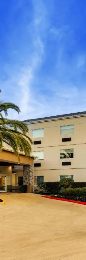 Holiday Inn Express Kenner - New Orleans Airport by IHG，位于肯纳的酒店