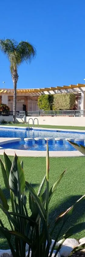 Vakantiewoning Melrose Place - Mil Palmeras - 900 m van zee，位于坎波阿莫的酒店