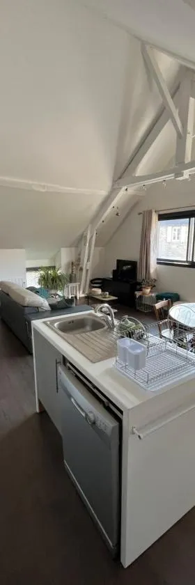 Appartement de la laiterie avec petit jardin.，位于Eysus的酒店