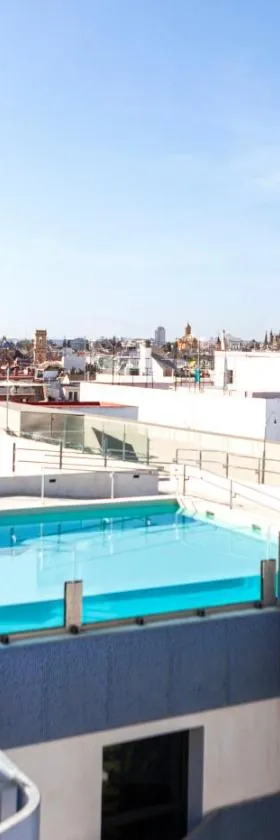 Hotel Macià Sevilla Kubb，位于塞维利亚的酒店