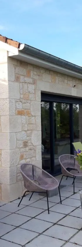 B&B CHEZ FOUCHS - Chambre d'hôtes，位于默兹河畔丹的酒店