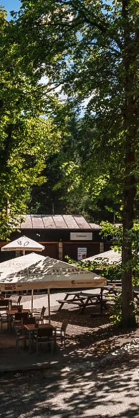 Rekreační areál Příhrazy，位于Žďár的酒店