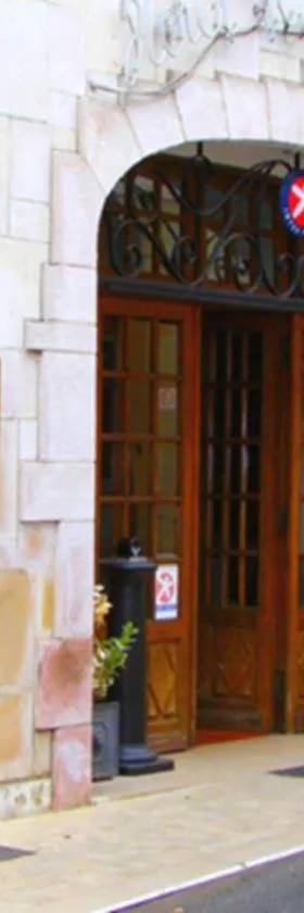 Hostellerie des Trois Pigeons, Paray-le-Monial，位于帕雷·勒·毛尼尔的酒店
