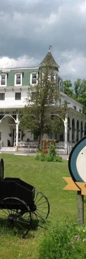 The Bavarian Manor Hotel，位于Purling的酒店