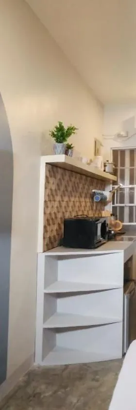 Hive Manila Guesthouse and Apartments 400 Mbps - Gallery Studio，位于Bacoor的酒店