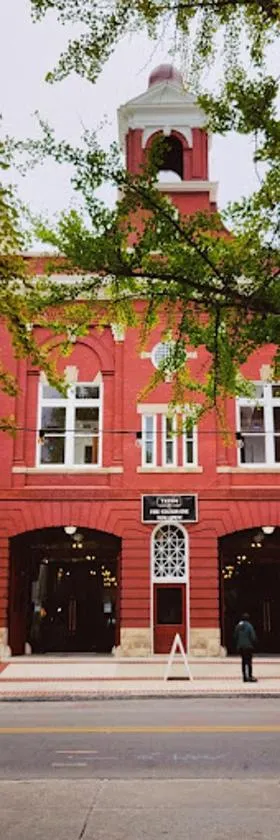 Fire Station One Boutique Hotel，位于罗阿诺的酒店
