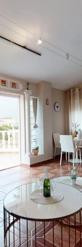 Estudio en la playa con spa opcional，位于格兰阿利坎特的酒店