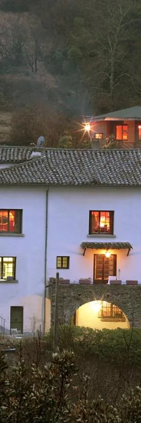 Le Mas Des Pots Rouges，位于Cros的酒店