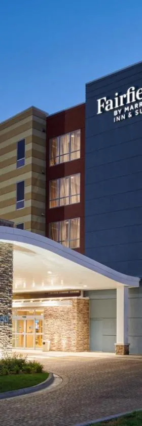 Fairfield Inn & Suites by Marriott Chicago O'Hare，位于德斯普兰斯的酒店