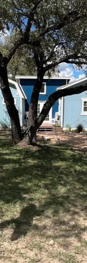 Hill Country Highland's Bluebonnet Cottage，位于马布尔福尔斯的酒店