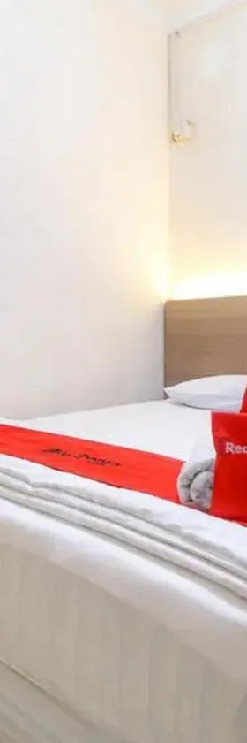 RedDoorz Plus near WTC Batanghari Mall，位于Tanjungjohor的酒店