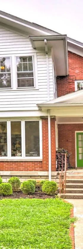 Lovely Apt, 1 Block to Downtown Danville，位于丹维尔的酒店
