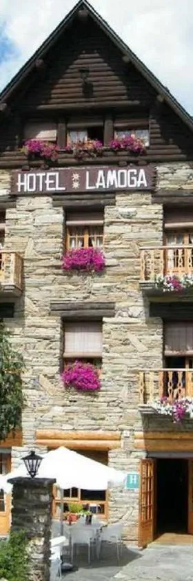 HOTEL LAMOGA，位于利亚沃尔西的酒店