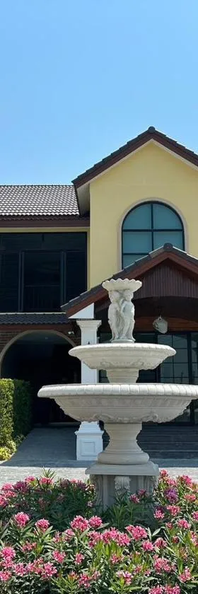 CottagePine Rayong Resort&Cafe，位于Ban Ko Kloi的酒店