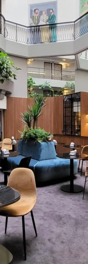 巴黎讷伊酒店，位于塞纳河畔讷伊的酒店