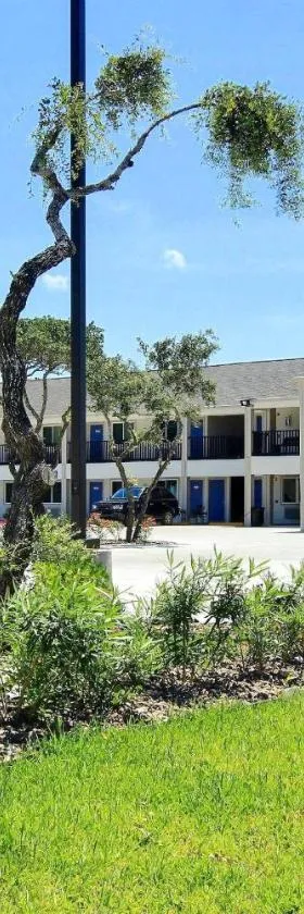Motel 6-Rockport, TX，位于罗克波特的酒店