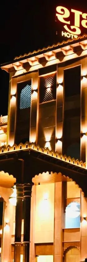Trimrooms Shubharambh Ayodhya，位于Ayodhya的酒店