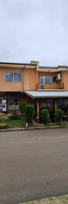 Rooms Lagat，位于特罗扬的酒店