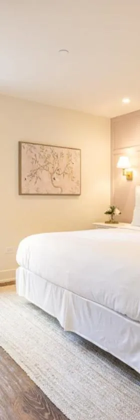 Downtown Luxury Farmhouse Apartment #1，位于西邓迪的酒店