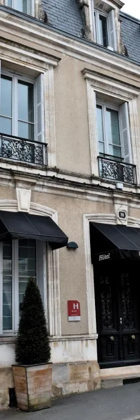 巴尔迪库里尔酒店，位于尼奥尔的酒店
