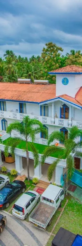 Transit Budget Hotel，位于卡图纳耶克的酒店