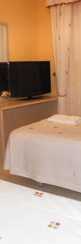 杜尔西内亚旅馆，位于埃斯基维亚斯的酒店