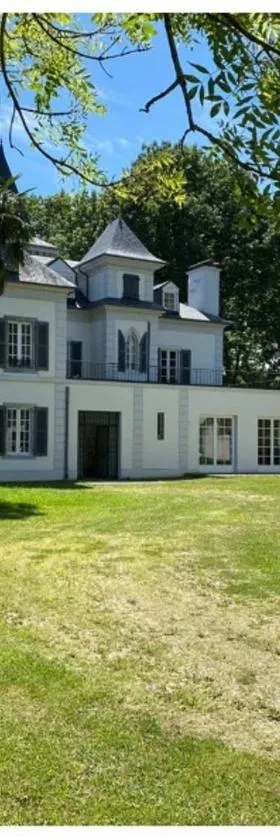 Domaine Mont-Riant à Jurançon，位于Jurançon的酒店