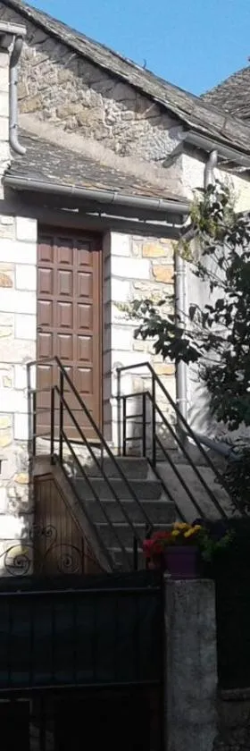 Petit gîte de la Fontaine，位于奥蒙奥布拉克的酒店