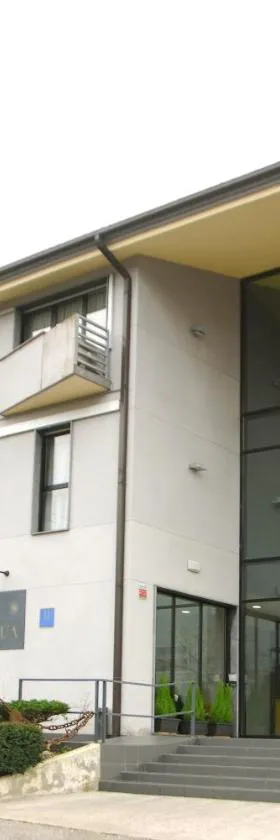 特欣特斯华酒店，位于埃尔纳尼的酒店