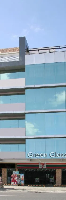 Green Glass Hotel，位于卡兰巴的酒店