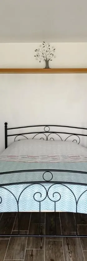 Le Petit Accent，位于Saint-Pierre-de-Bailleul的酒店