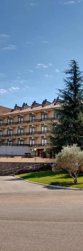 Hotel Rey Sancho Ramírez Somontano SL，位于巴尔巴斯特罗的酒店