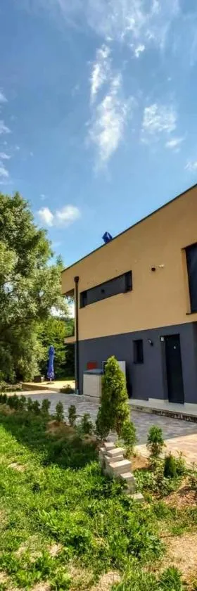 Lohovo Villa Bukva，位于Otoka的酒店