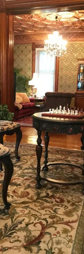 The Nauvoo Grand Bed & Breakfast，位于Nauvoo的酒店