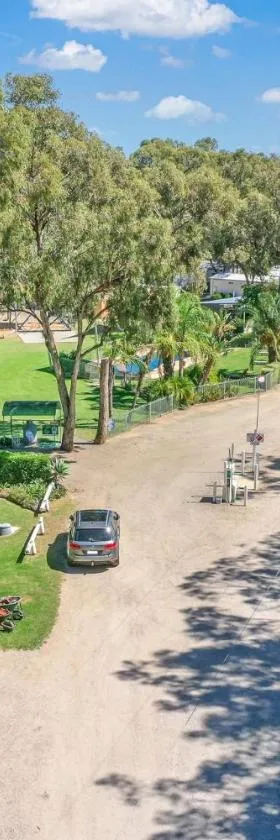 Torrumbarry Weir Holiday Park，位于Patho的酒店