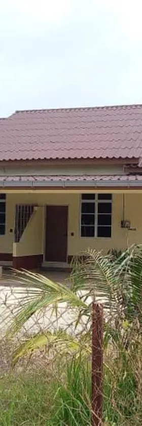 Mufeed Homestay，位于Kampong Wakaf Tengah的酒店