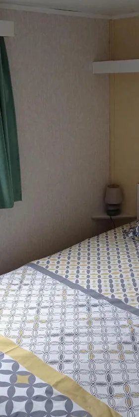 CAMPING LE BEL AIR mobil home LE PALMIER 4 personnes，位于Limogne-en-Quercy的酒店