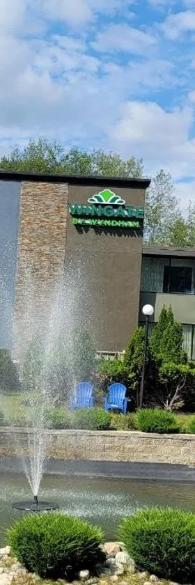 Wingate by Wyndham Lake George，位于乔治湖的酒店