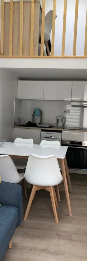 Duplex neuf, 15mn de Paris, parking, climatisation，位于皇后堡的酒店