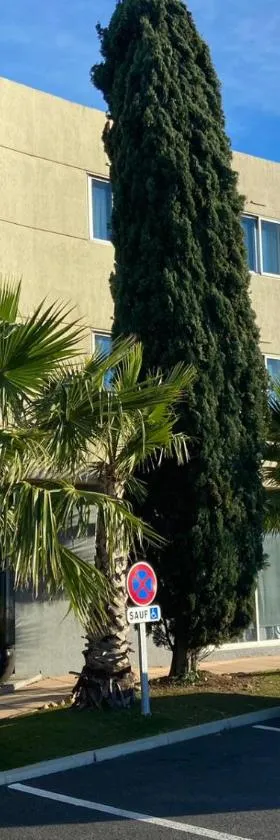 B&B HOTEL Montpellier Vendargues，位于圣埃尔斯的酒店