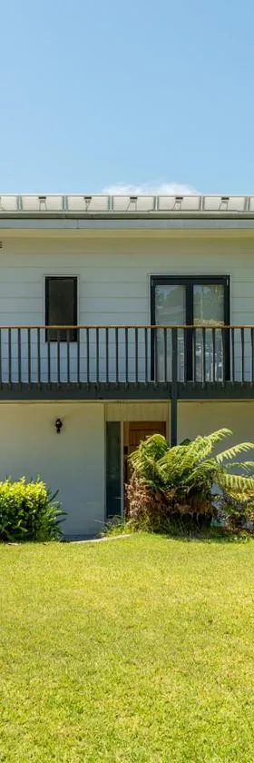 Central Coast-Spacious House 5 minutes drive to beach，位于Tumbi Umbi的酒店