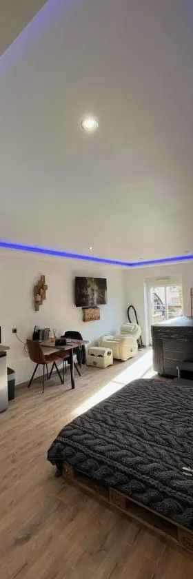 Loft Spa Led & bo，位于唐莱沃斯热的酒店