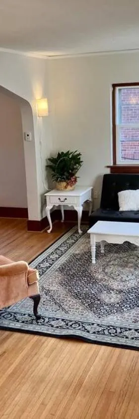 The Parsonage of Marshall-4BR 2BA Entire House，位于Marshall的酒店
