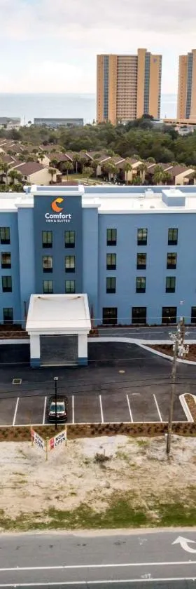 Comfort Inn & Suites Panama City Beach - Pier Park Area，位于巴拿马城海滩的酒店