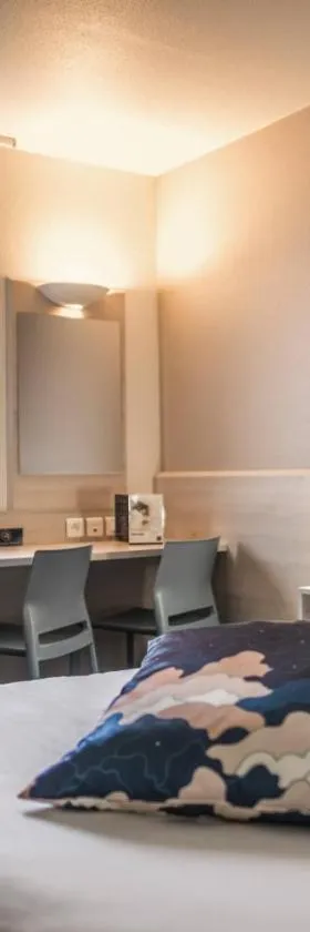 艾斯伊苏瓦尔酒店，位于伊苏瓦尔的酒店