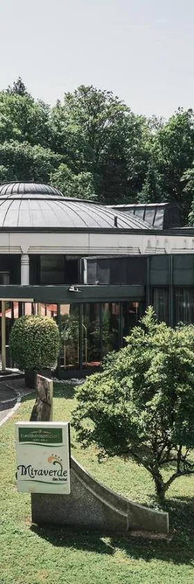 EurothermenResort Bad Hall - Hotel Miraverde，位于巴特哈尔的酒店