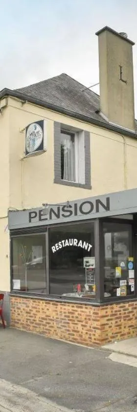 Hôtel et Restaurant de la Gare Torigny-les-Villes，位于Torigni-sur-Vire的酒店