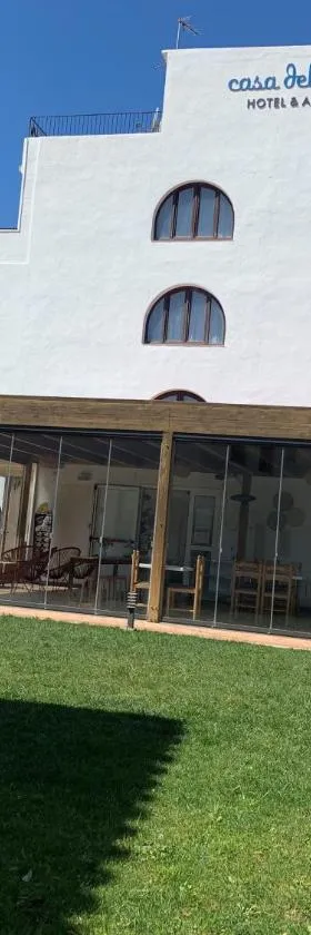 Casa Del Mar Hotel & Apartaments，位于罗萨斯的酒店