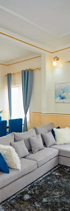 Appartement Avec vue panoramique TWO OR THREE ROOMS，位于雅温得的酒店
